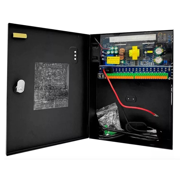 FUENTE CENTRALIZADA 12V 20A 18 CANALES CON MODULO PARA BATERIA STC-FC20A18CHB